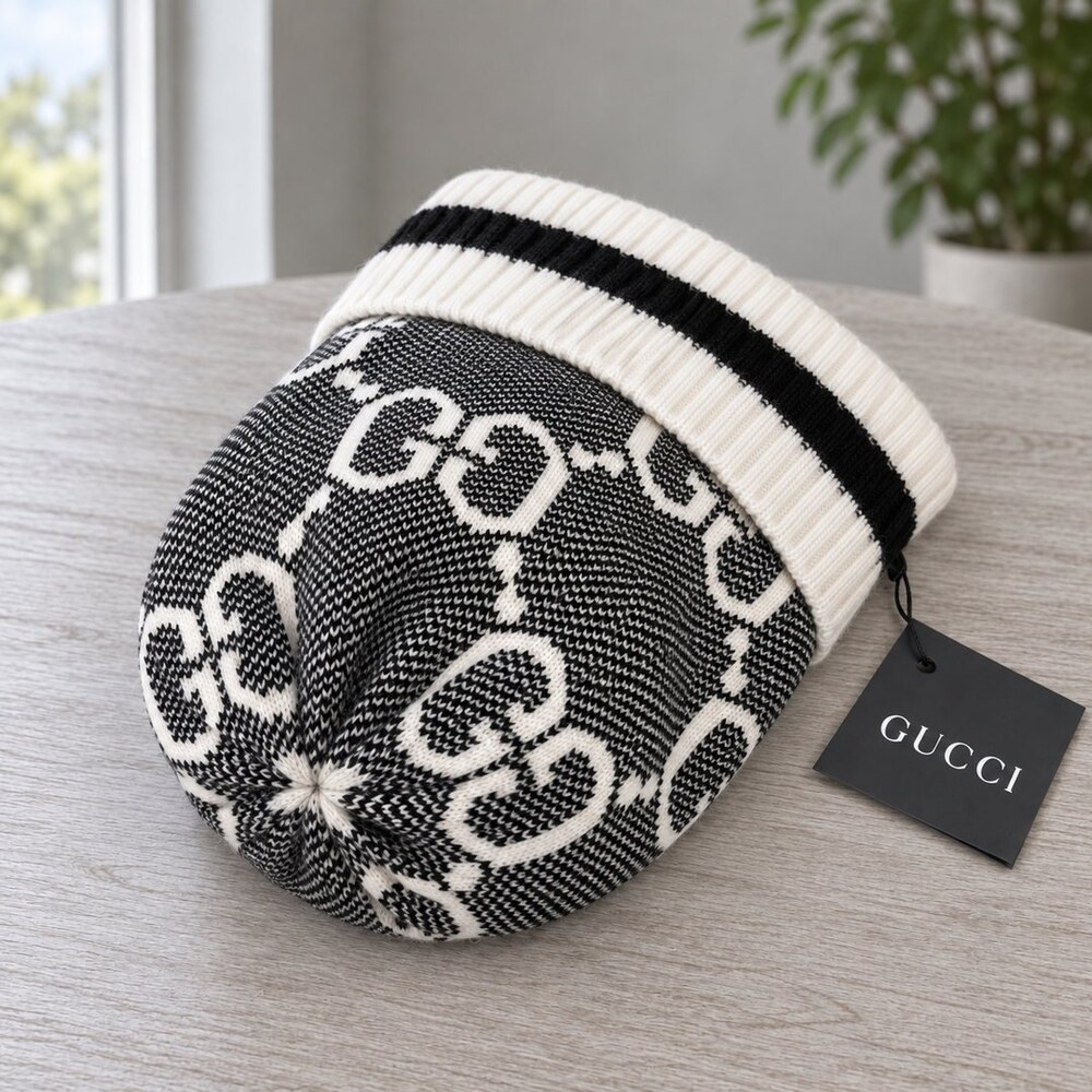 Gucci Black & Ivory GG Knit Beanie - Picture 4 of 6
